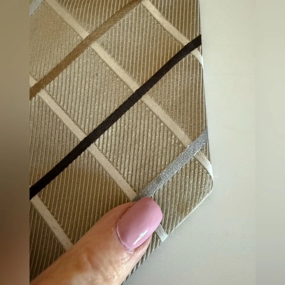Donald J. Trump Signature Collection 100% Silk Plaid Necktie Tie